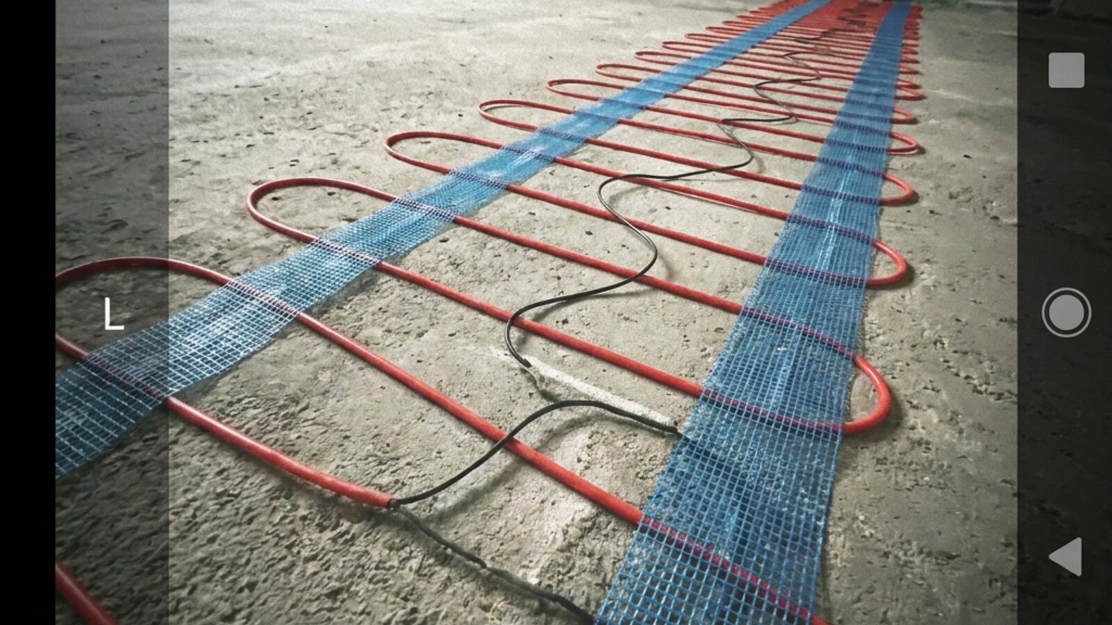 Elektrilise põrandakütte mati paigaldamine vannitoa põrandale enne plaatimist, termostaadi andur