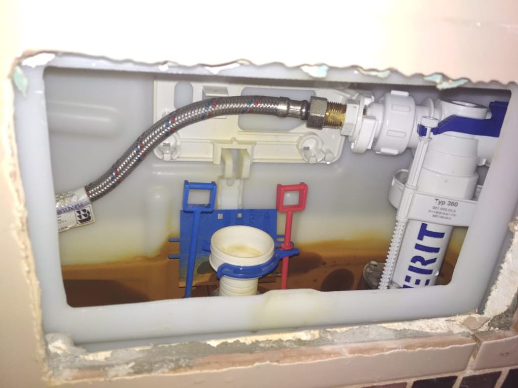 Ремонт инсталляции унитаза