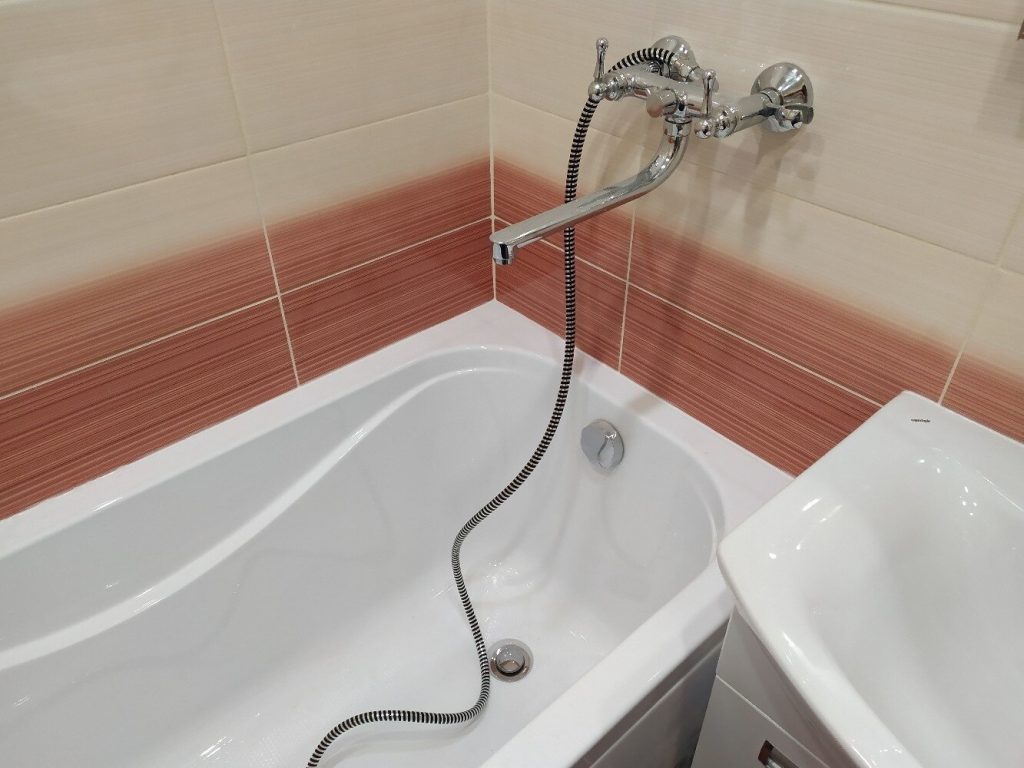 Ремонт протечек ванны