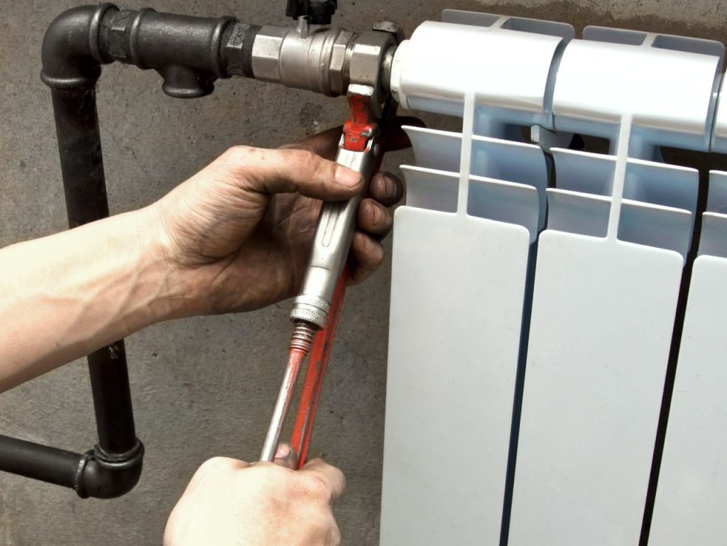 Установка радиаторов отопления