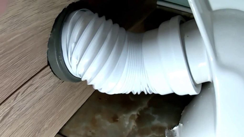 Замена гофры унитаза