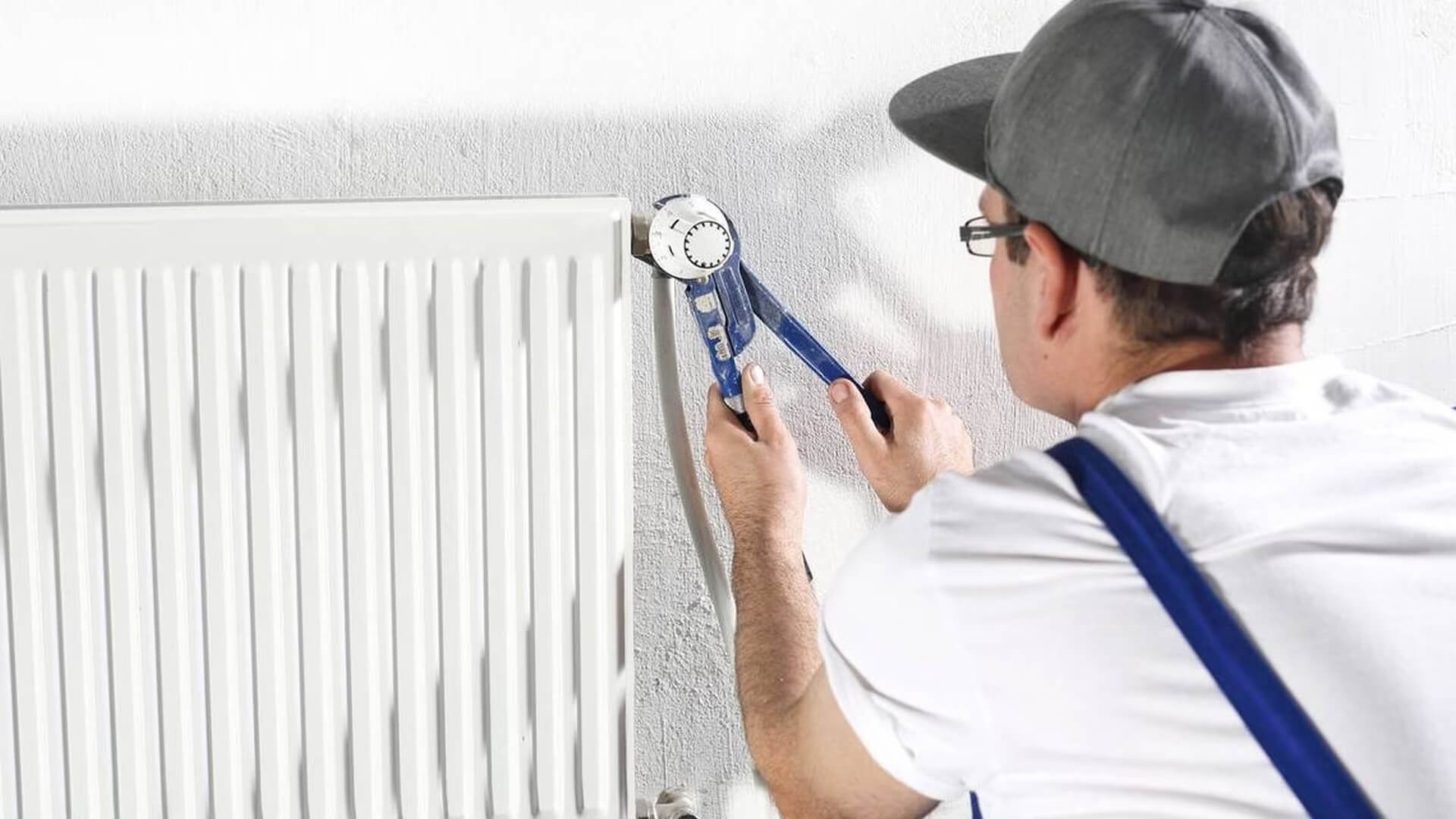 Küttesüsteemi hooldus Tallinnas: radiaatori õhutamine, radiaatori loputus, puhastamine ja rõhu kontroll